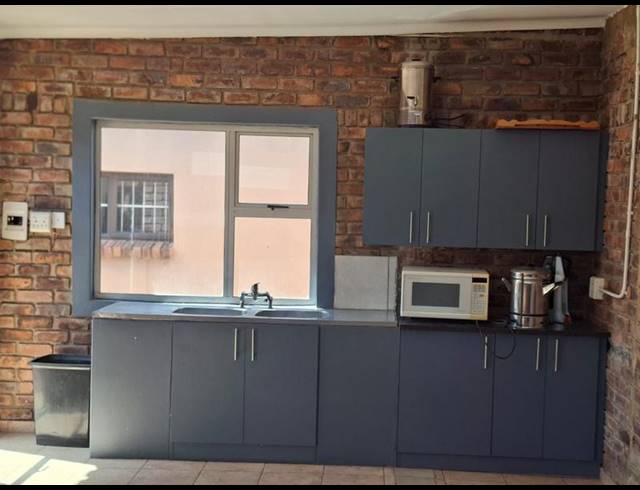 10 BEDROOM HOUSE FOR SALE IN CLAREMONT